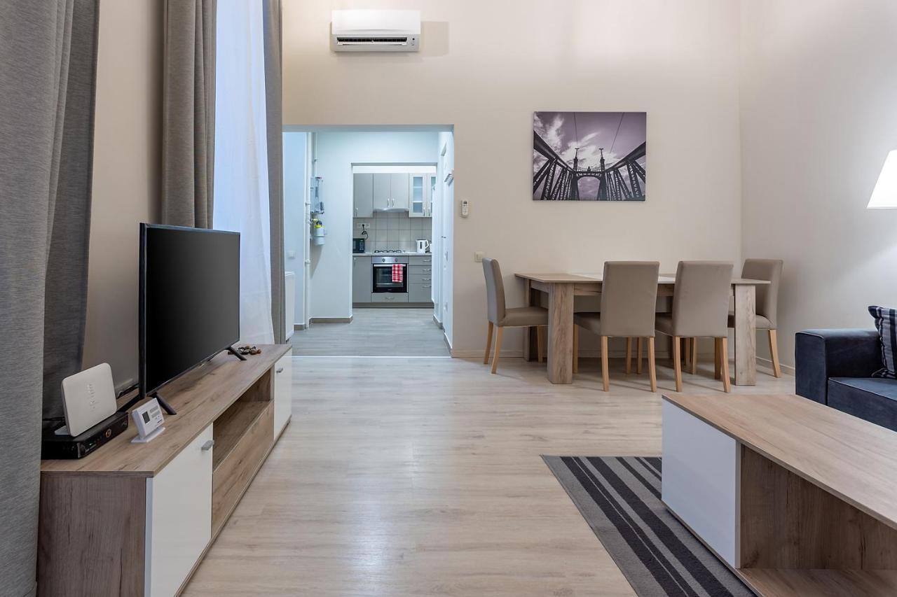 Goldcentral Apartment Akacfa บูดาเปสต์ ภายนอก รูปภาพ