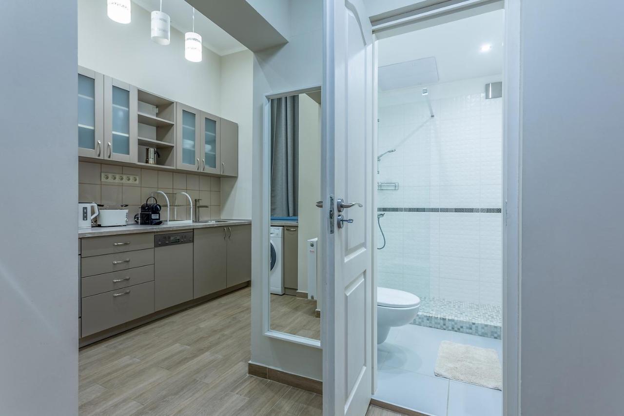 Goldcentral Apartment Akacfa บูดาเปสต์ ภายนอก รูปภาพ
