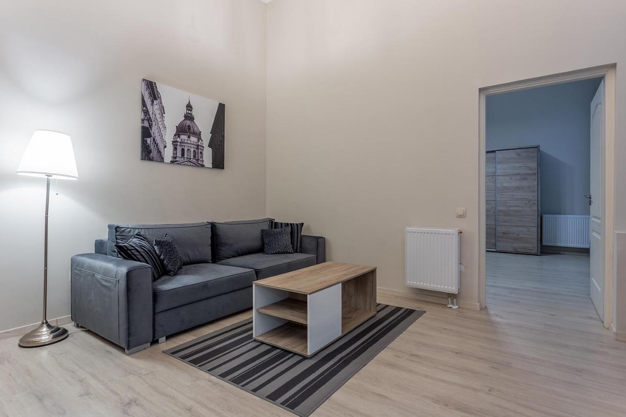 Goldcentral Apartment Akacfa บูดาเปสต์ ภายนอก รูปภาพ